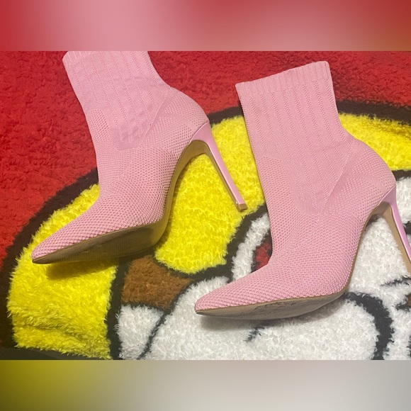 BARBIE 💕 Steve Madden Sock Booties WORN ONCE 💕 - Picture 3 of 6